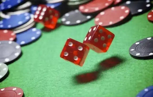 patihtoto login platform interface showing slot tournaments and live tables